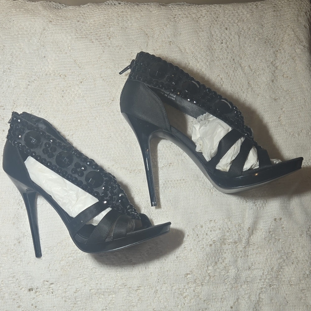 NIB Steve Madden Black Satin Jeweled Stilettos